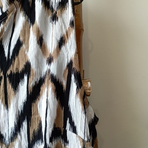 Summer Geometric Top - Picture 7 of 9